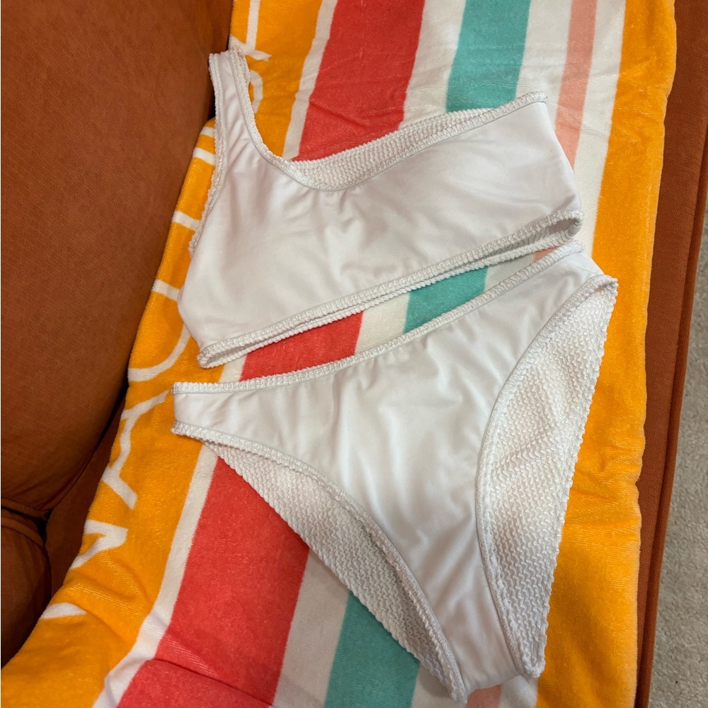 White Textured One-Shoulder Swimsuit Set - Picture 12 of 14